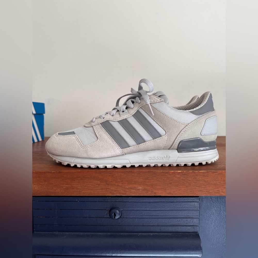 zx 700 men Grey